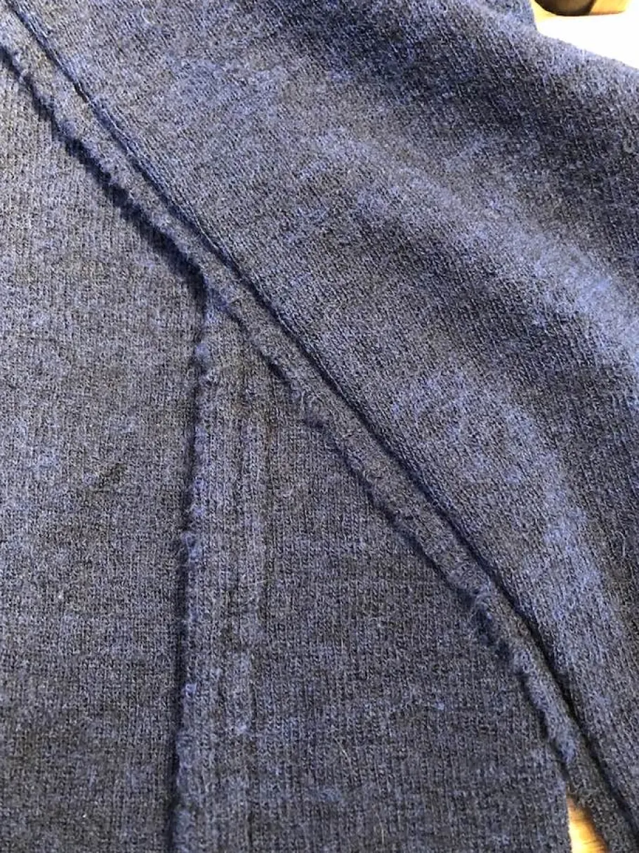 gudrun__gudrun_barba_kolo_4.webp Gudrun & Gudrun Barba økologisk uldbluse Dark Blue^Dame Overdele
