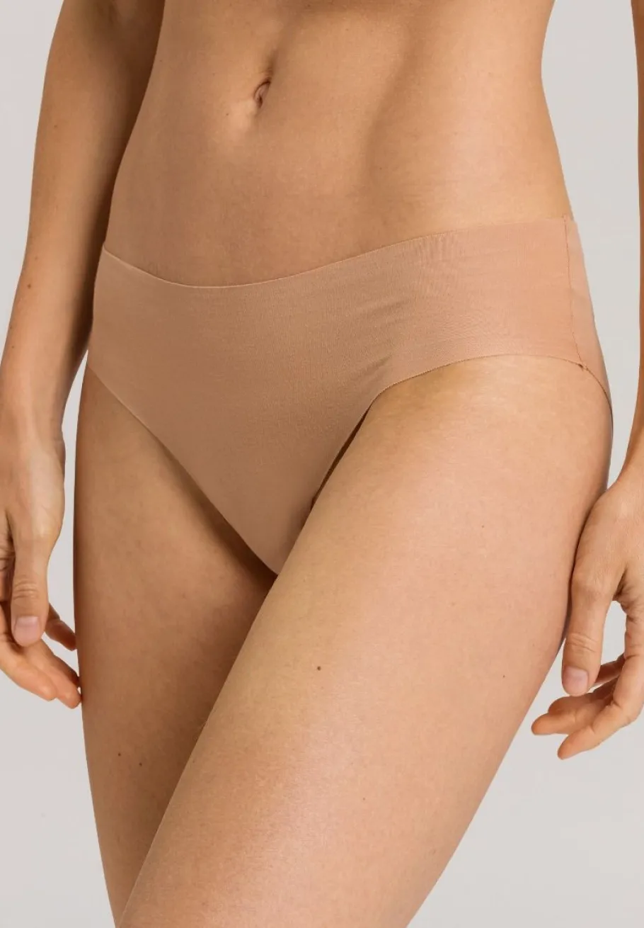 hanro_invisible_cotton_mi_1-1.webp Hanro Invisible Cotton Midi Briefs Beige^Dame Undertøj