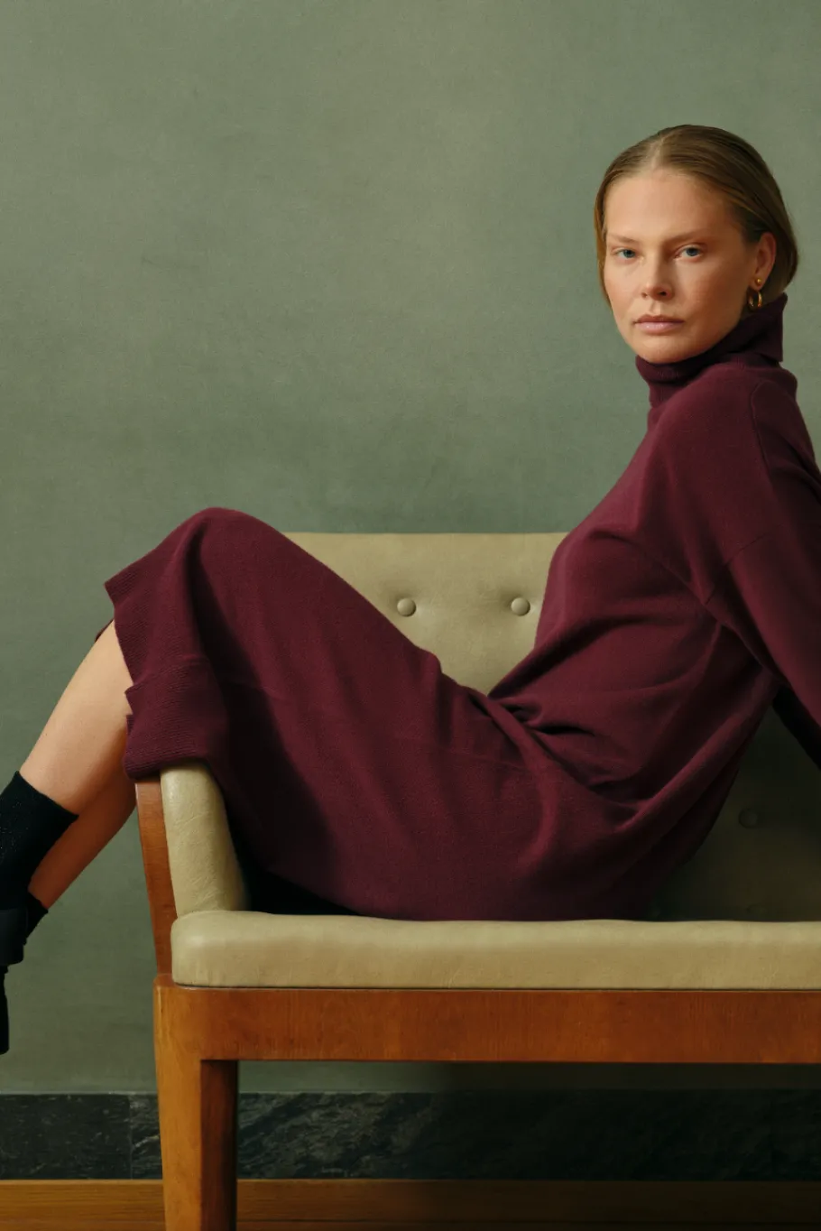 maska_kaya_knitted_dress__5.webp Maska Kaya knitted dress in lambswool - Bourdeaux^Dame Kjoler Og Jumpsuits