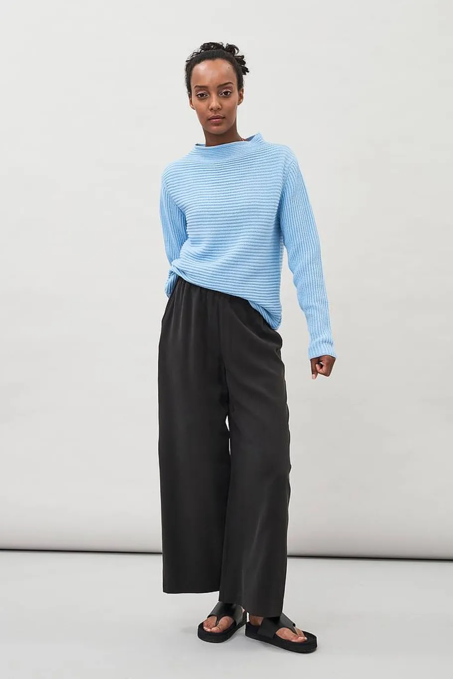 maska_thea_flowy_tencel_p_5.webp Maska Thea Flowy Tencel Pants - Black^Dame Underdele