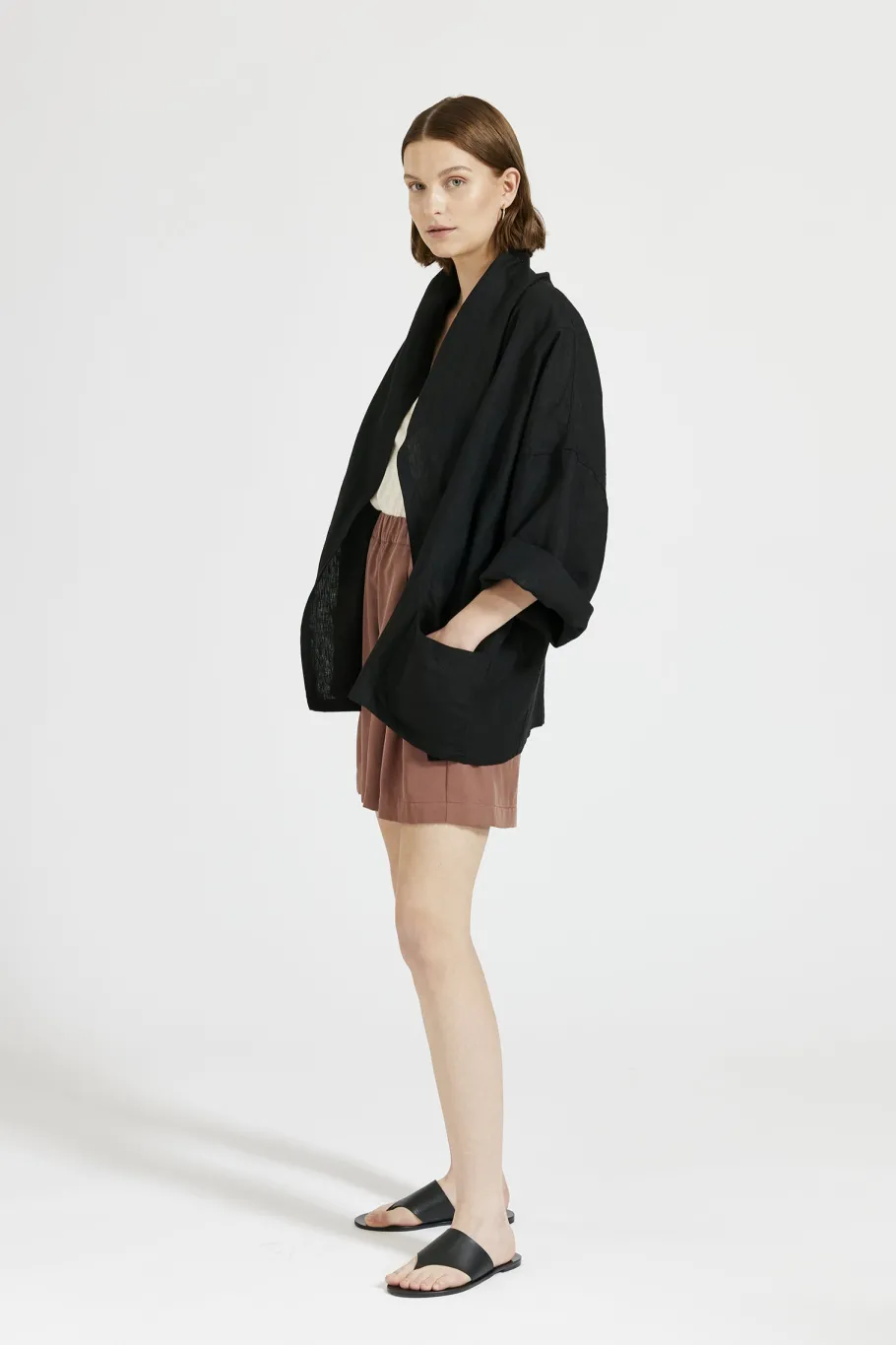 maska_vira___kimono_wrap__2.webp Maska Vira - Kimono wrap linen jacket^Dame Overtøj
