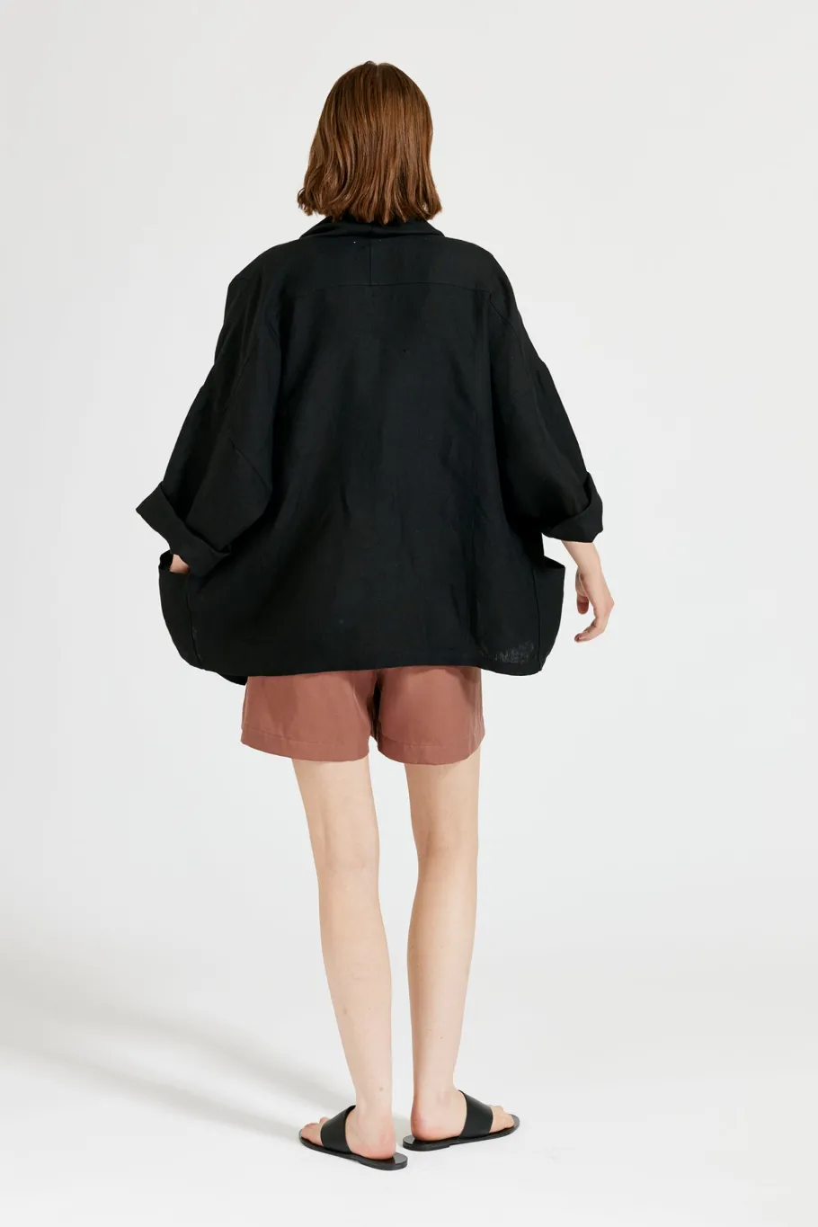 maska_vira___kimono_wrap__5.webp Maska Vira - Kimono wrap linen jacket^Dame Overtøj