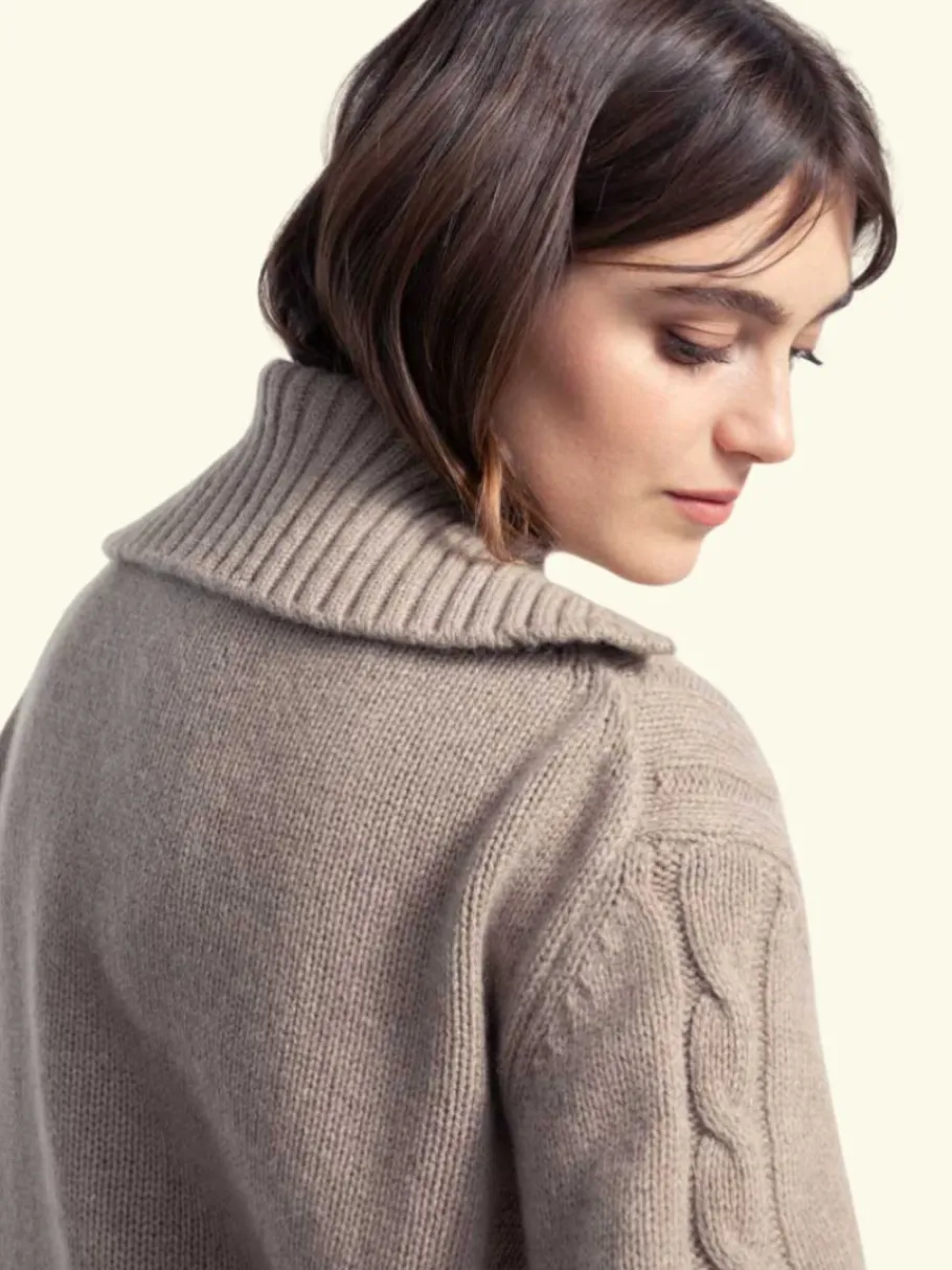 rifo_giuditta_womens_recy_3.webp Rifo GIUDITTA Women's Recycled Wool Zip Sweater Sand Beige^Dame Overdele