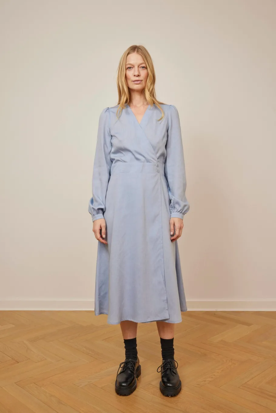 schulz_by_crowd__kjole_i__2-1.webp Schulz by Crowd - Kjole i Tencel - Dandy dress light Blue^Dame Kjoler Og Jumpsuits