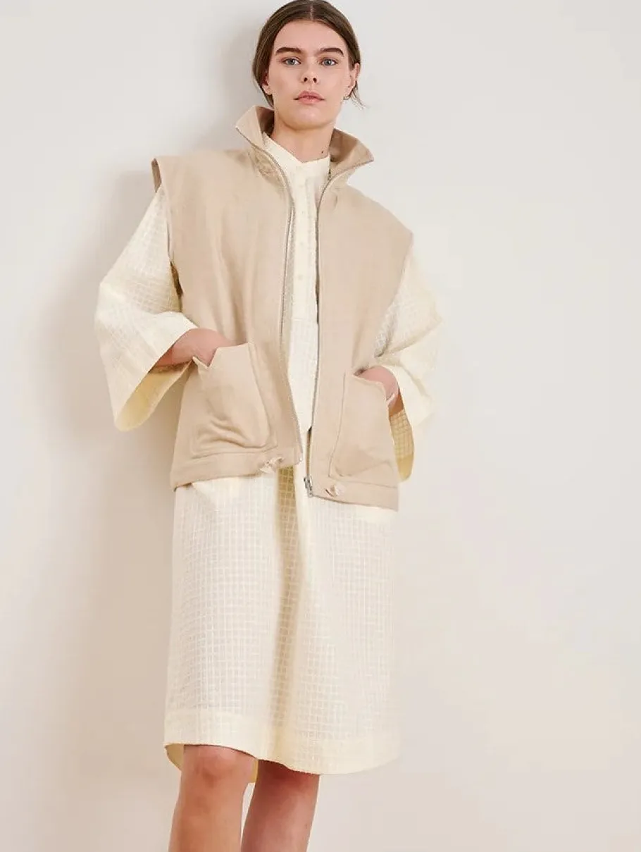 schulz_by_crowd_jussi_ves_0.webp Schulz by Crowd Jussi Vest Beige^Dame Overdele