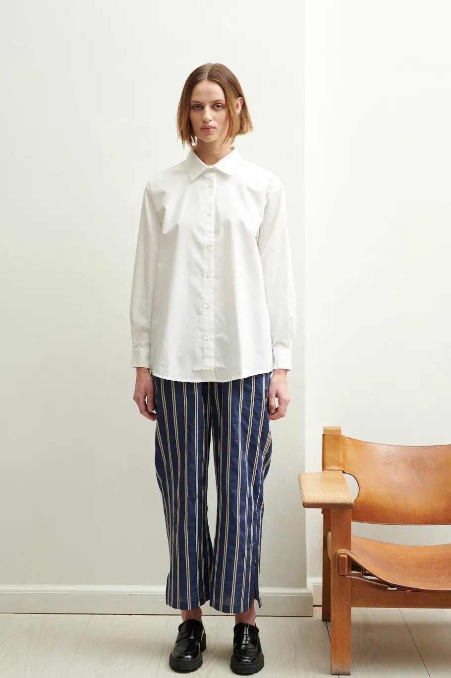 schulz_by_crowd_sanne_ove_2-1.webp Schulz by Crowd Sanne oversize organic cotton white^Dame Overdele