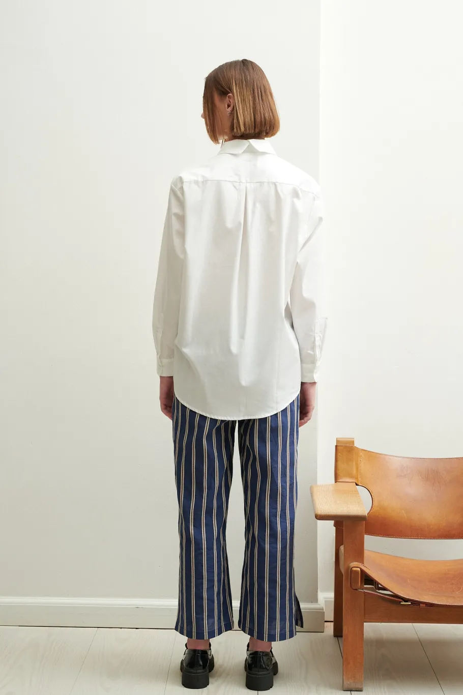 schulz_by_crowd_sanne_ove_4-1.webp Schulz by Crowd Sanne oversize organic cotton white^Dame Overdele