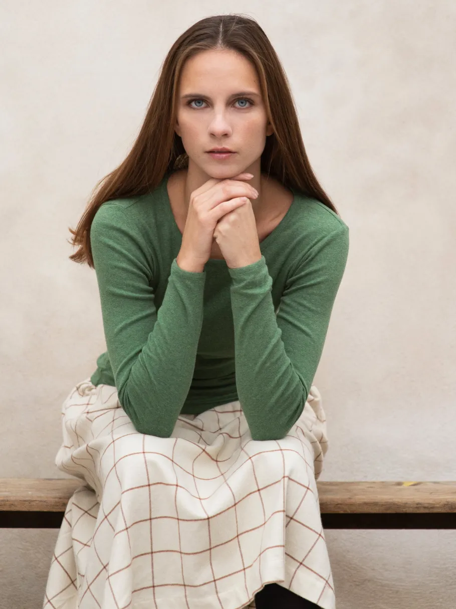 serendipity__bluse_i_kolo_2-1.webp Serendipity - bluse i økologisk bomuld - Slim Tee Ivy^Dame Overdele
