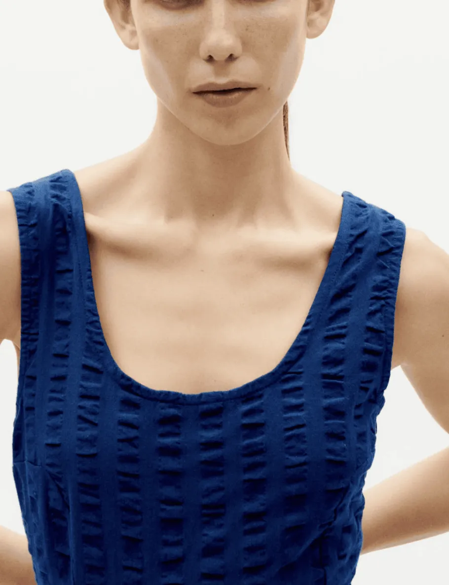 thinking_mu_rafflesia_jum_2.webp Thinking Mu Rafflesia jumpsuit Blue seersucker^Dame Kjoler Og Jumpsuits