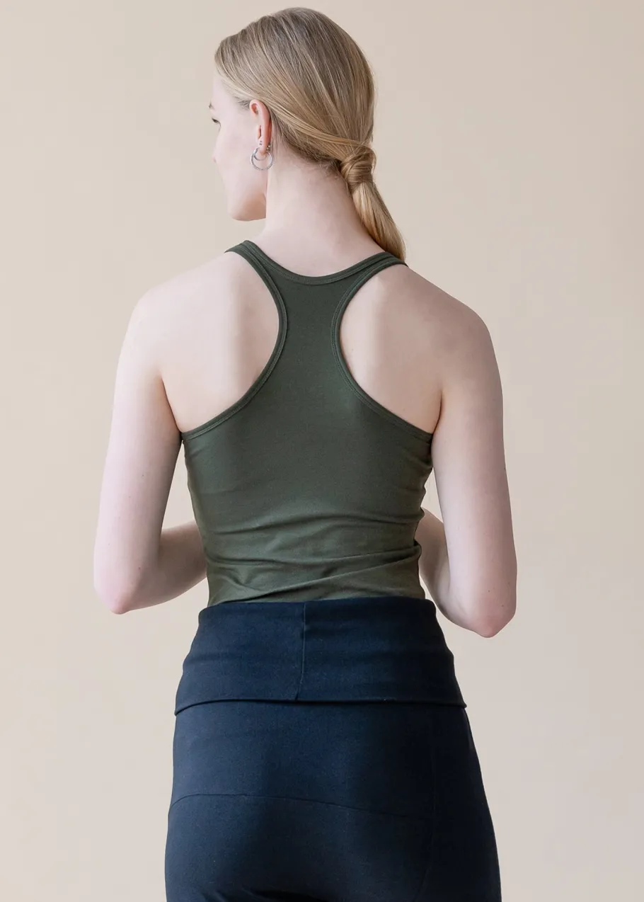 yogamii__anjali_yoga_top__0.webp Yogamii - Anjali Yoga Top - Dark Olive^Dame Overdele