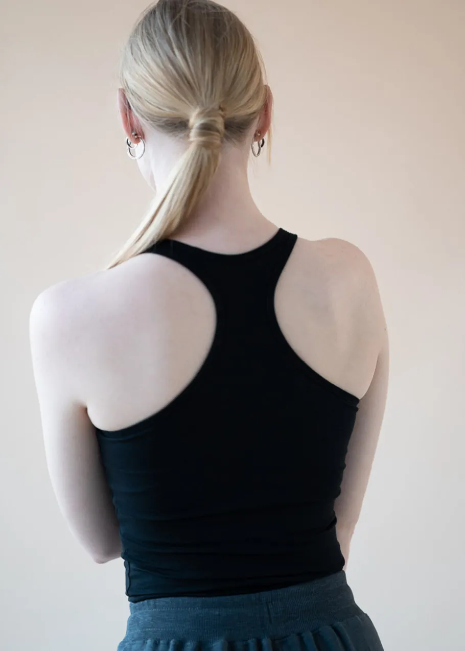 yogamii__anjali_yoga_top__2-1.webp Yogamii - Anjali Yoga Top - Black^Dame Overdele