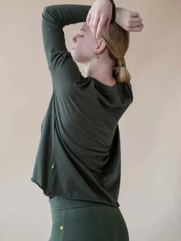 Yogamii - Lion Drapy Tee - Dark Olive^Dame Overdele