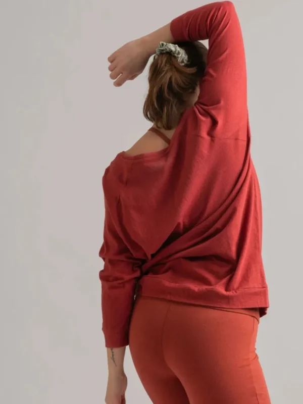 Yogamii Mukha Blouse - økologisk yogatøj - surya red^Dame Overdele